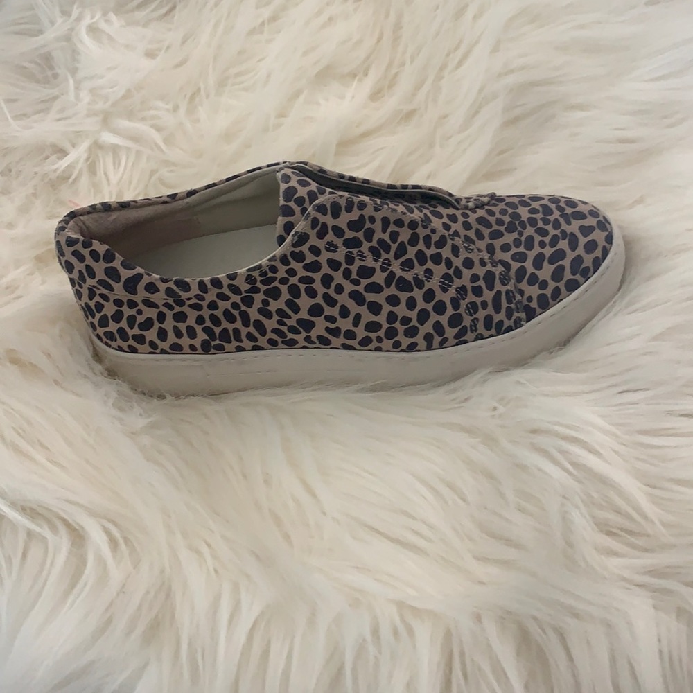 J/Slides NYC Cheetah Print Casual platform shoe